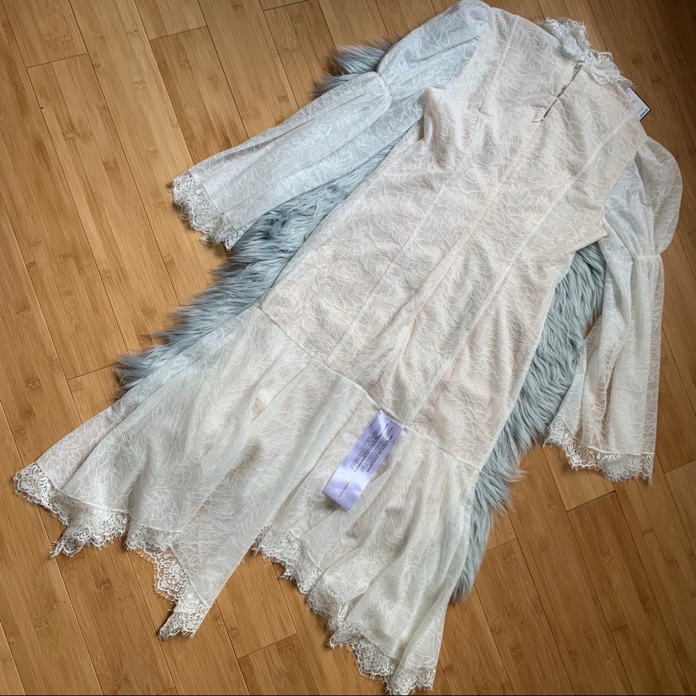 SOLD✨NWT BCBG MAXAZRIA Asymmetrical Lace Dress - Picture 7 of 9